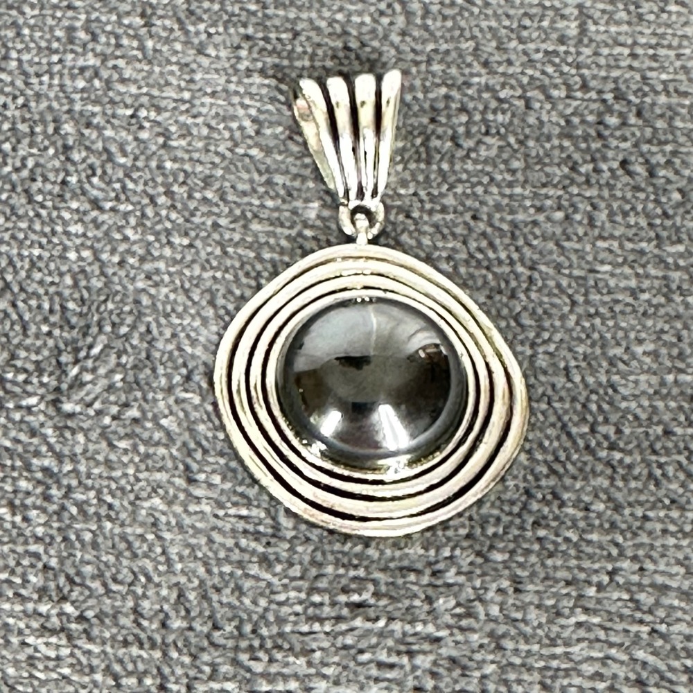 Brighton Silver Tone Black Cabochon Pendant Concentric Circle Signed‎